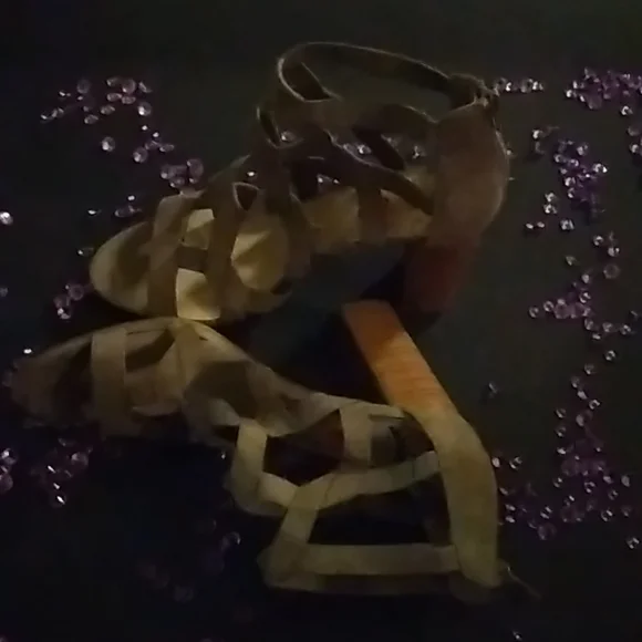 Strapped Hells - Picture 2 of 10